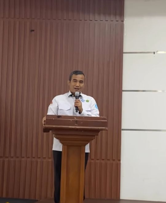 Wakil Rektor III UIN Raden Fatah Palembang Buka Seminar Fellowship Jurnalistik LPM Ukhuwah